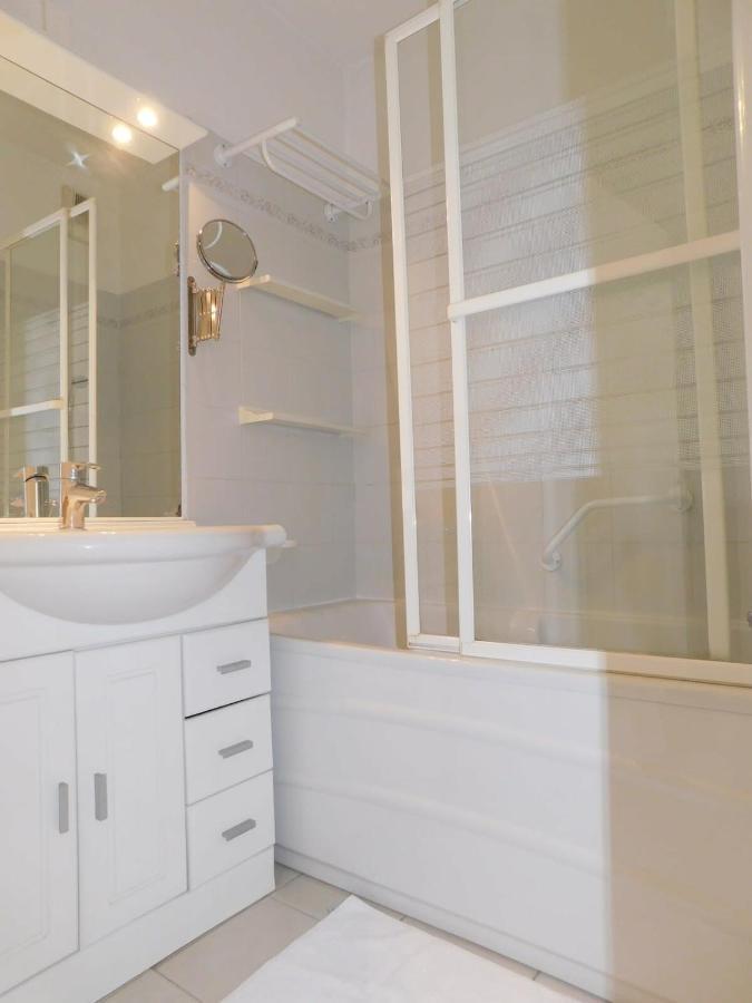 "T2 "Antibes Les Pins 3" Air Conditionned Sea View With Parking And Pool" Apartman Kültér fotó